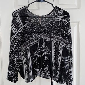 Free People size S/P women’s blouse. Worn before, good condition.